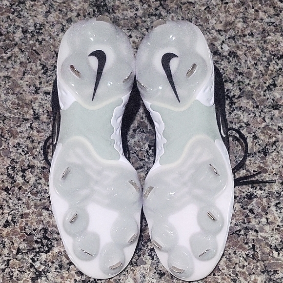 Alpha Huarache Elite 4 Low - Picture 6 of 12